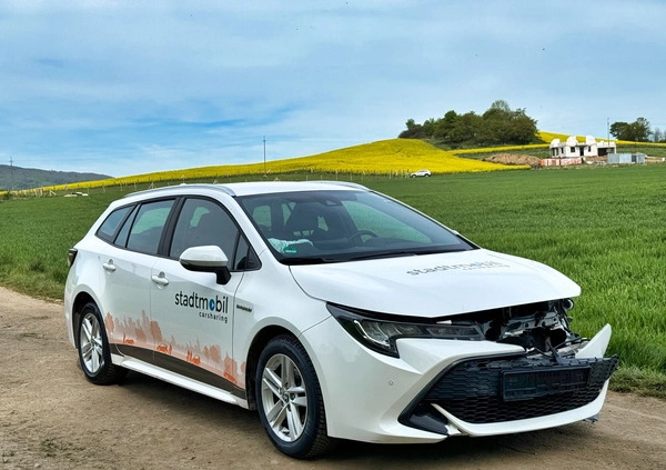 Toyota Corolla cena 45000 przebieg: 68452, rok produkcji 2021 z Bielawa małe 704